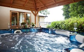 Upper Gelli Luxury Holiday Lodge, Converted Dairy & Cosy Shepherds Huts